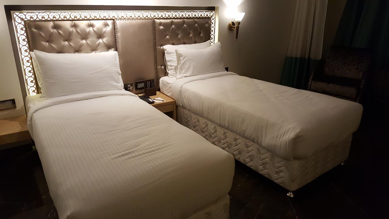 Hotel Peninsula Redpine Bombay Eksteriør billede
